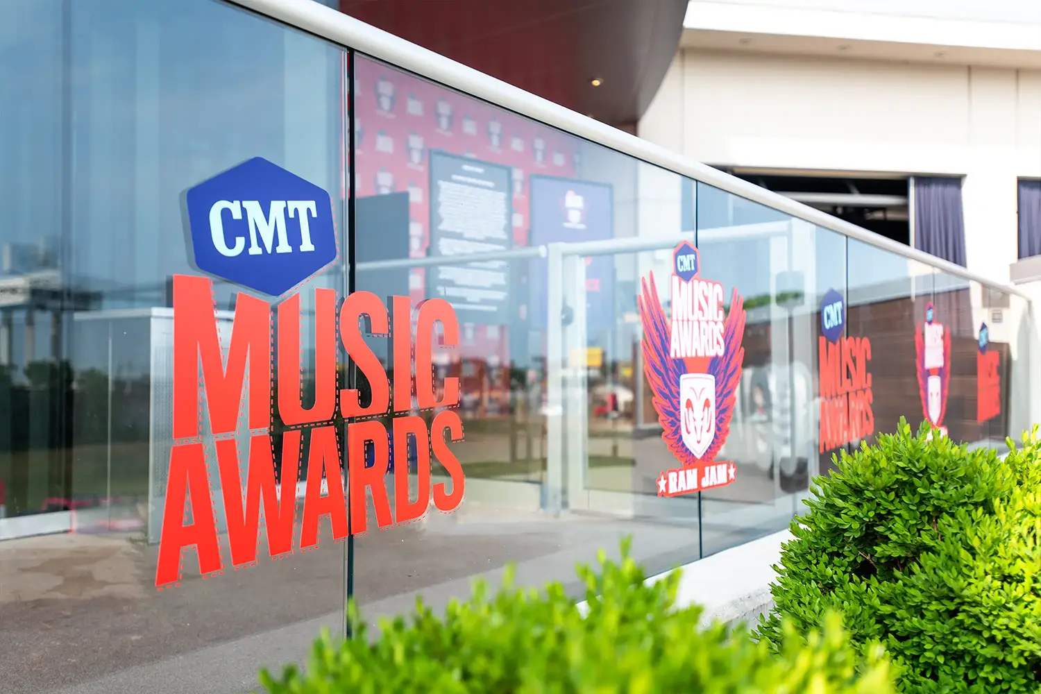 CMT vinyl design at Top Golf